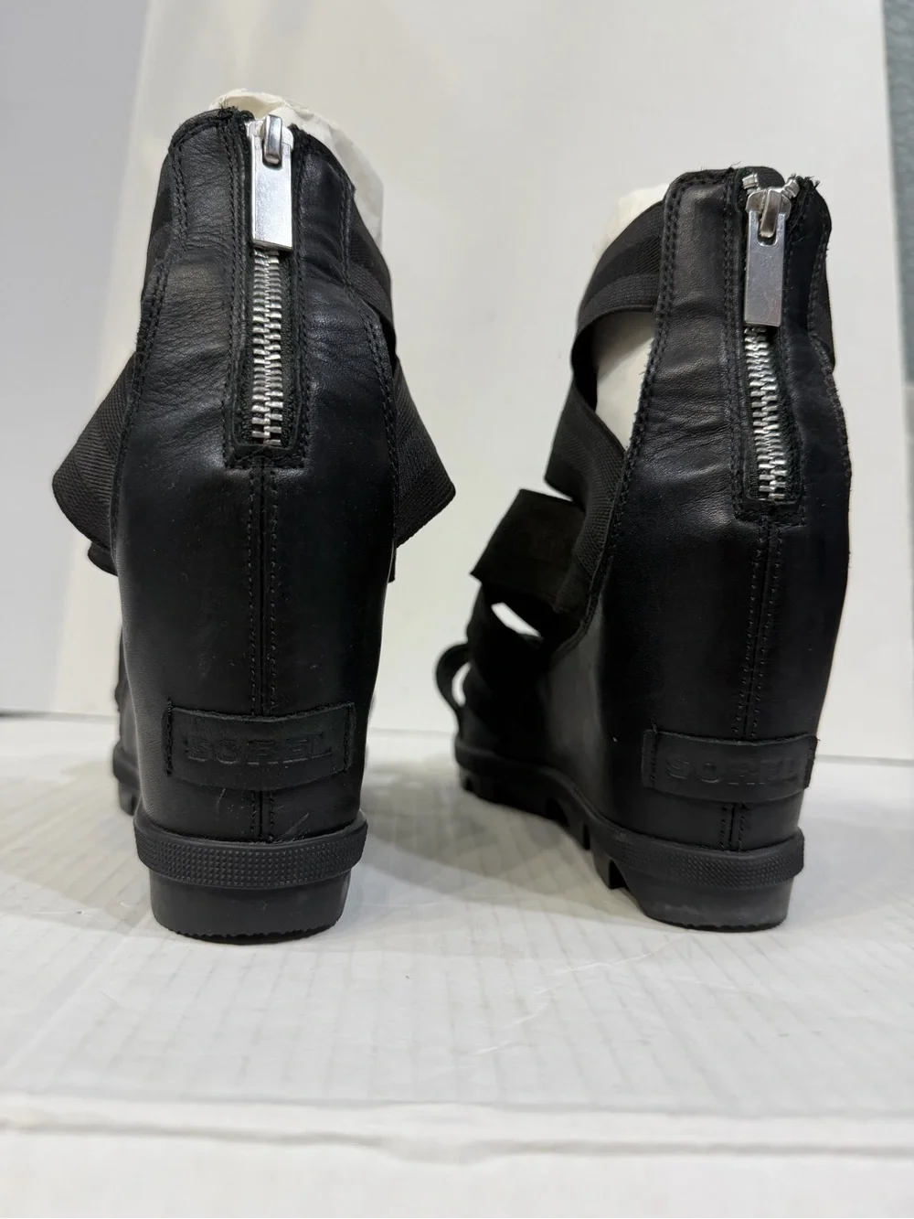SOREL Joanie II Black Platform Wedge Ankle Strap Rear Zip Sandal 8